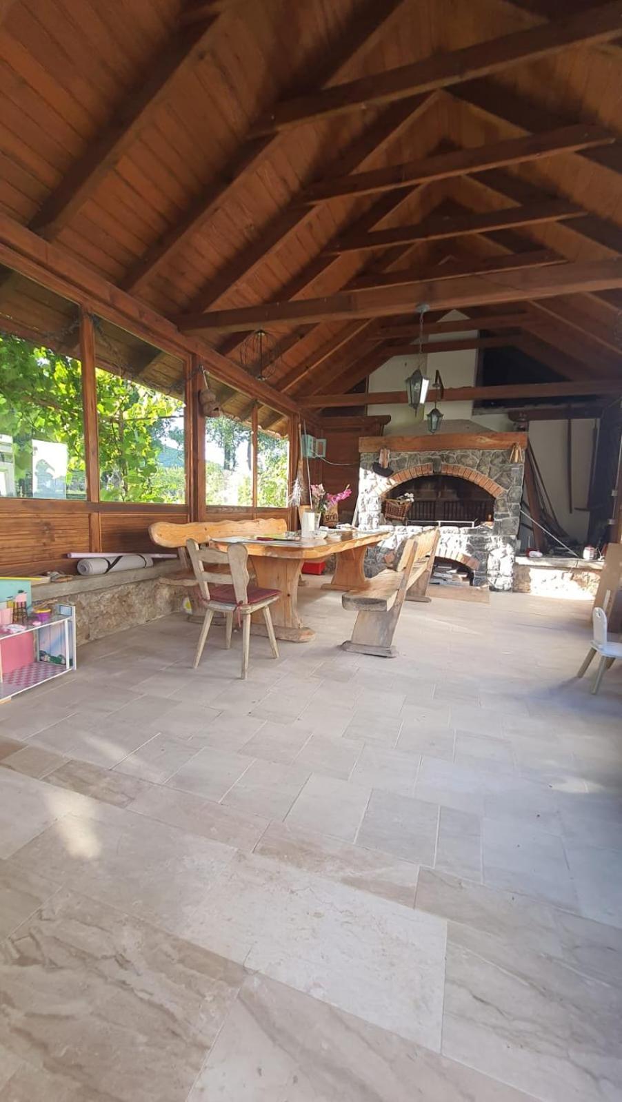 Apartmani Fenestra Tesla I Faust Otočac Exteriör bild